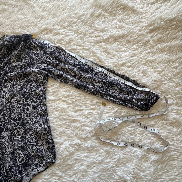 Lucky Brand Long Sleeve Blue Cream Blouse Top Button Up Peasant V-Neck Women's M - Picture 3 of 6